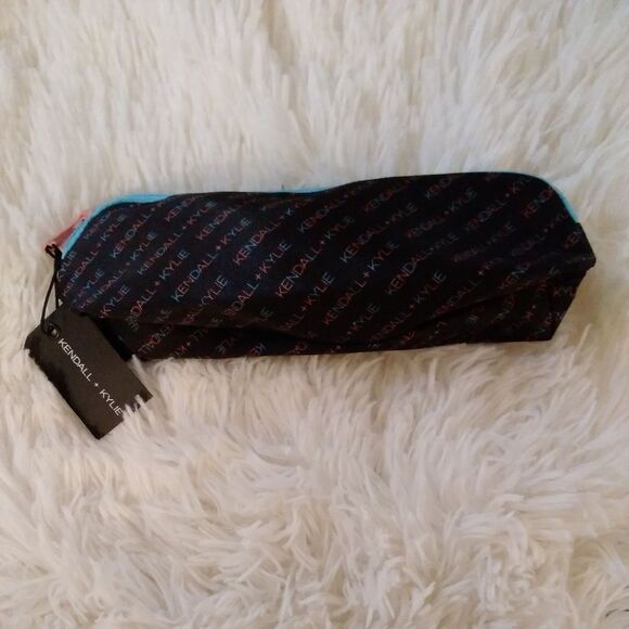 🎈🎈🎈🆕Kendall + Kylie Multi Purpose Cosmetic Pouch - Picture 3 of 5